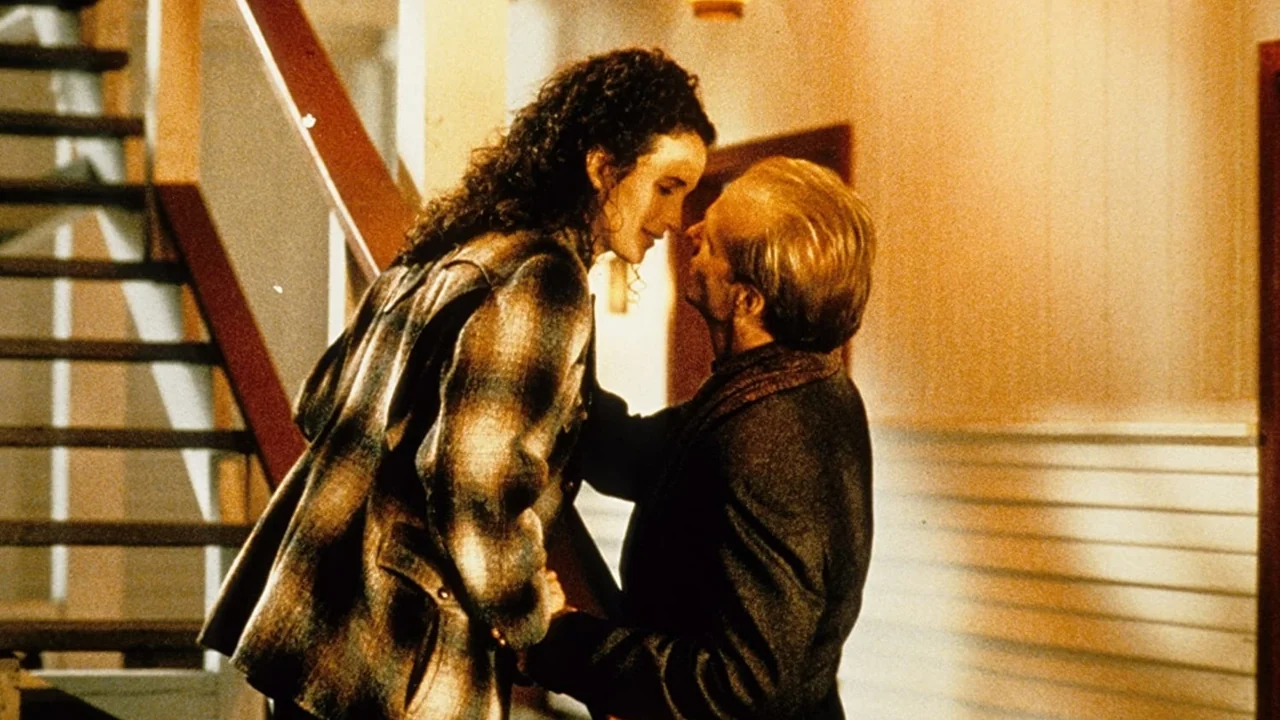 Фильм Майкл (1996)