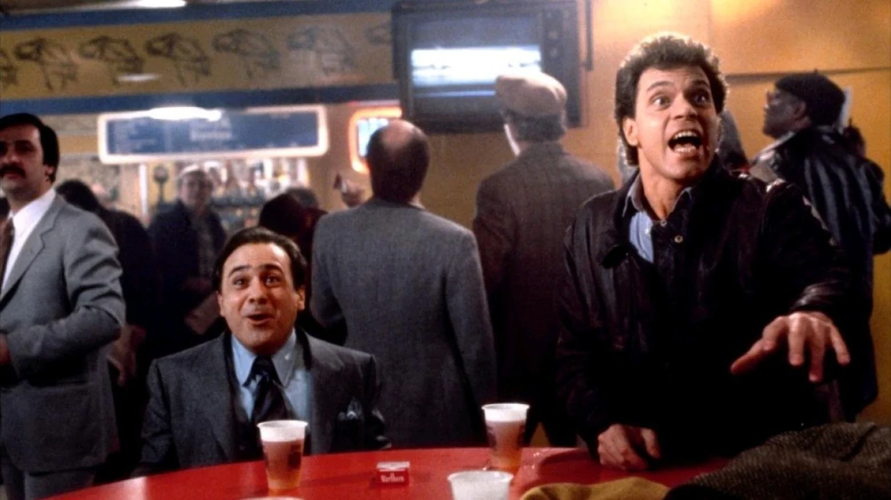 Фильм Мошенники (1986)